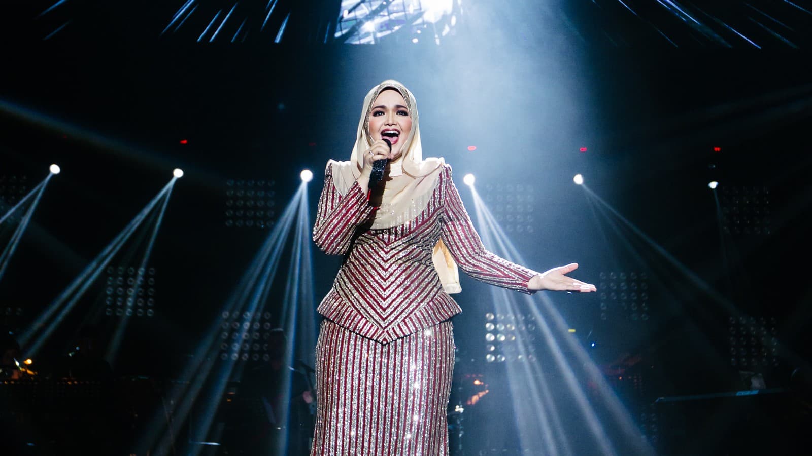 Lesti Kejora Sepanggung dengan Siti Nurhaliza di Bukit Jalil, Wujudkan Doa 10 Tahun Lalu